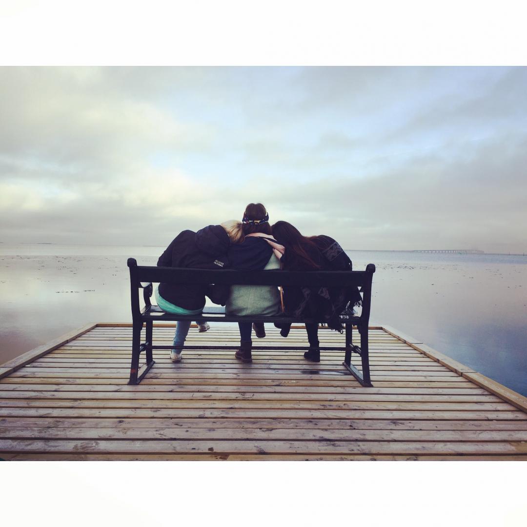 bench-chair-friends-288583_1