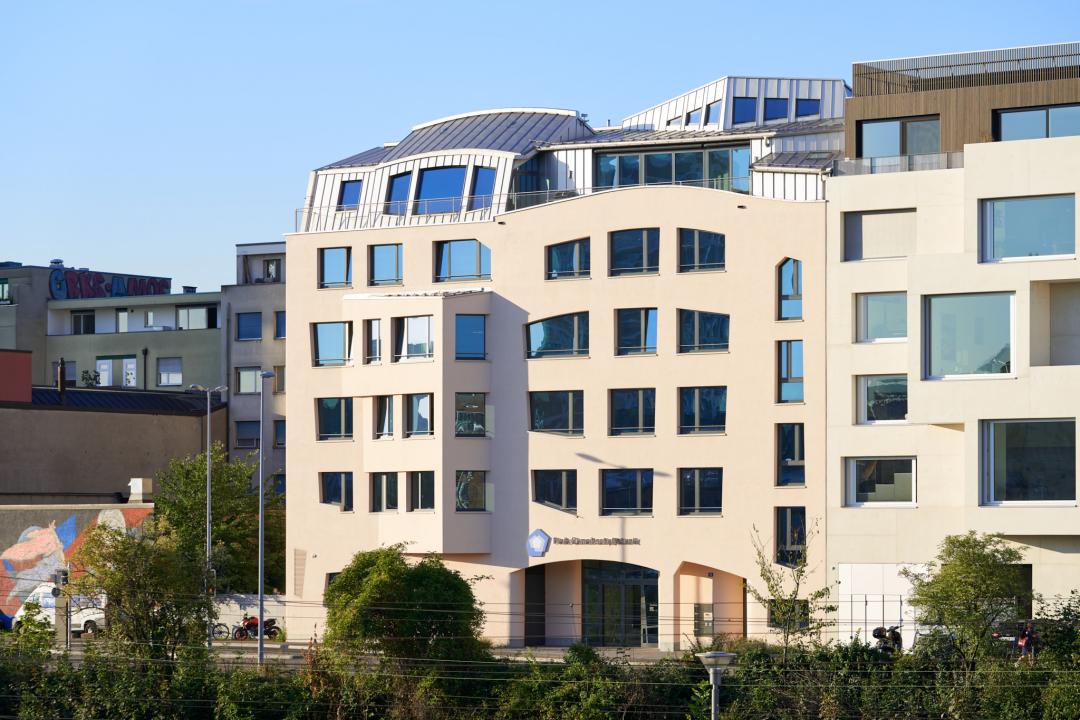 Gemeinschaftsbank_Aussenansicht_1_web